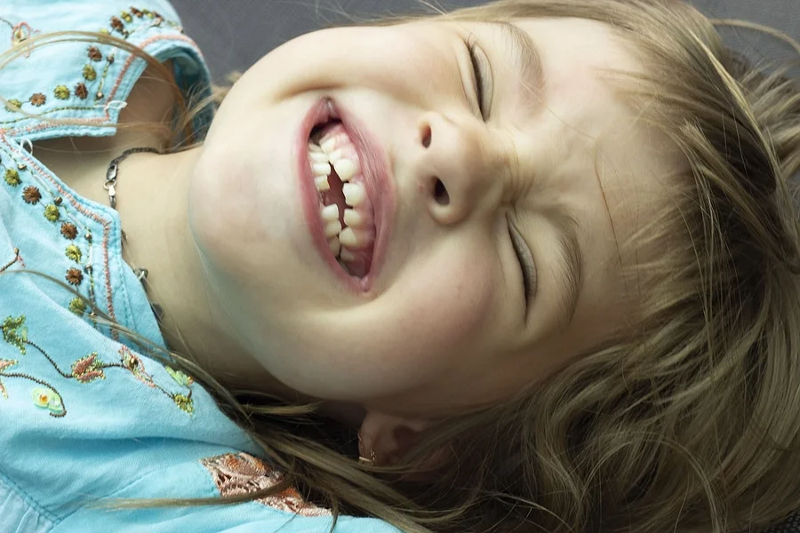 A Little Girl Pulled Out Her Baby Teeth. A Child's Smile